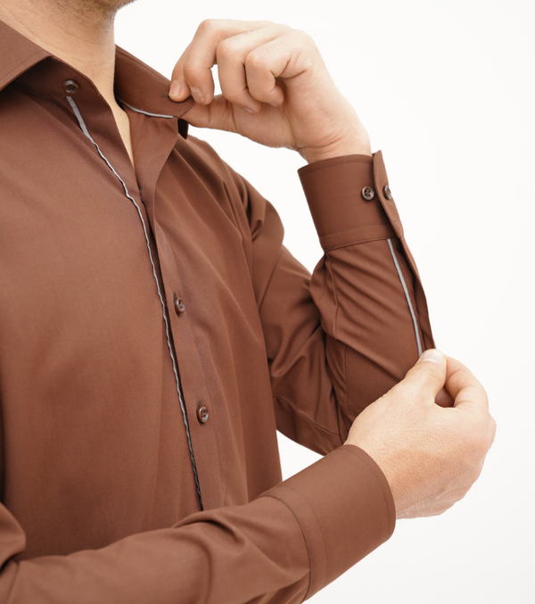 Classic Spread Collar Rust Brown