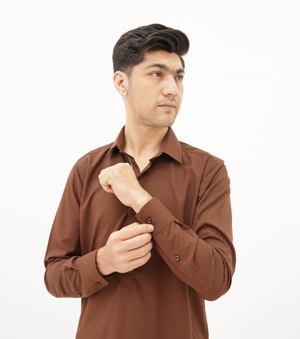 Classic Spread Collar Rust Brown