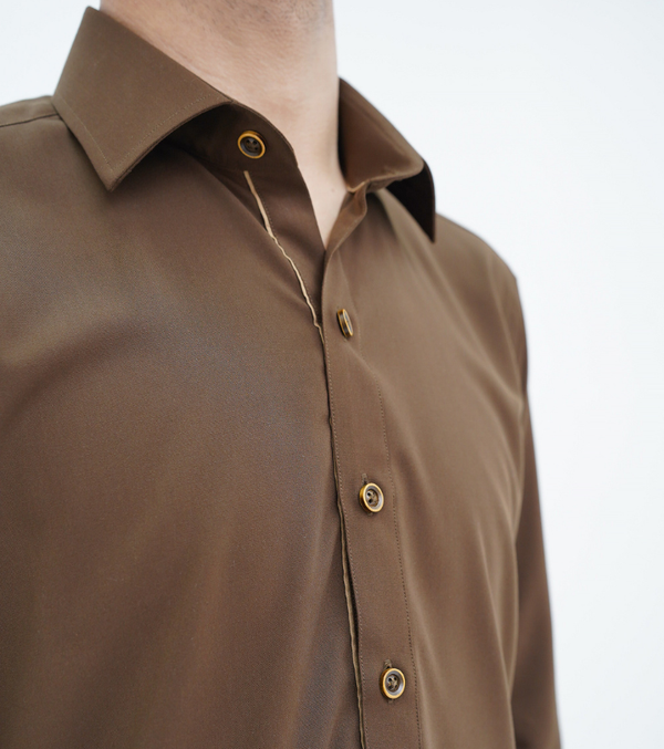 Classic Spread Collar Dark Brown